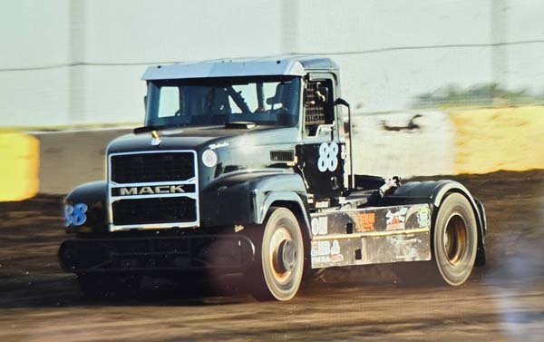 Mackvader on track